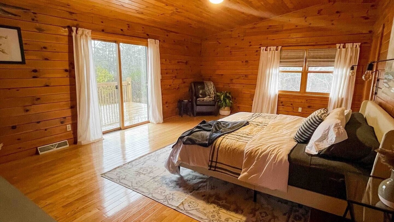 Photo of Bedroom in Wales Center