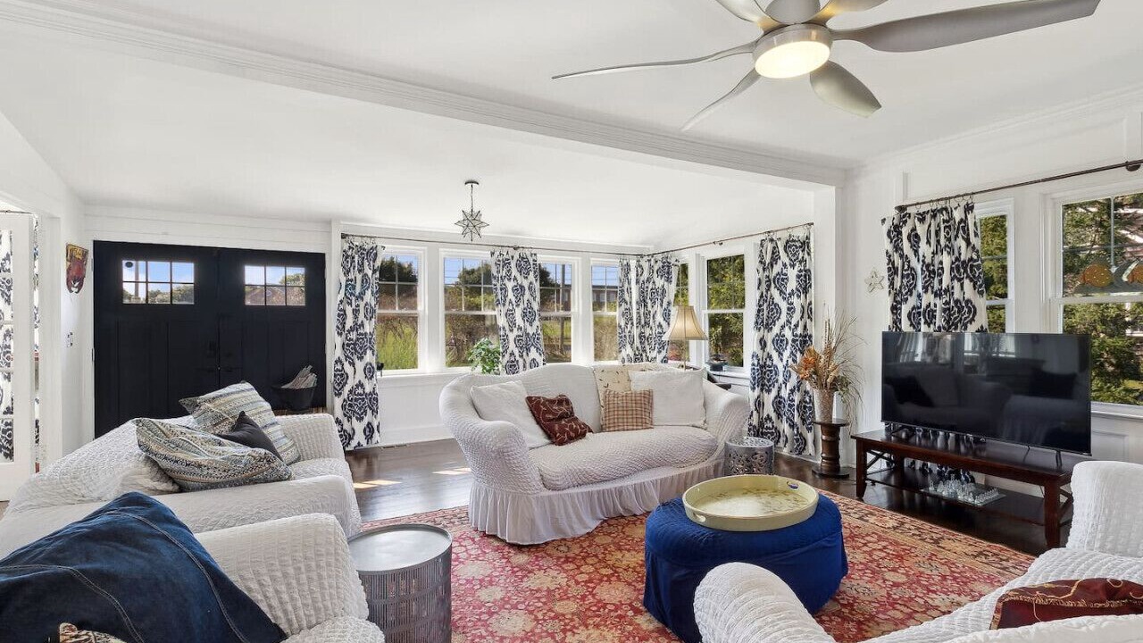 Photo of Livingroom in Westhampton Beach