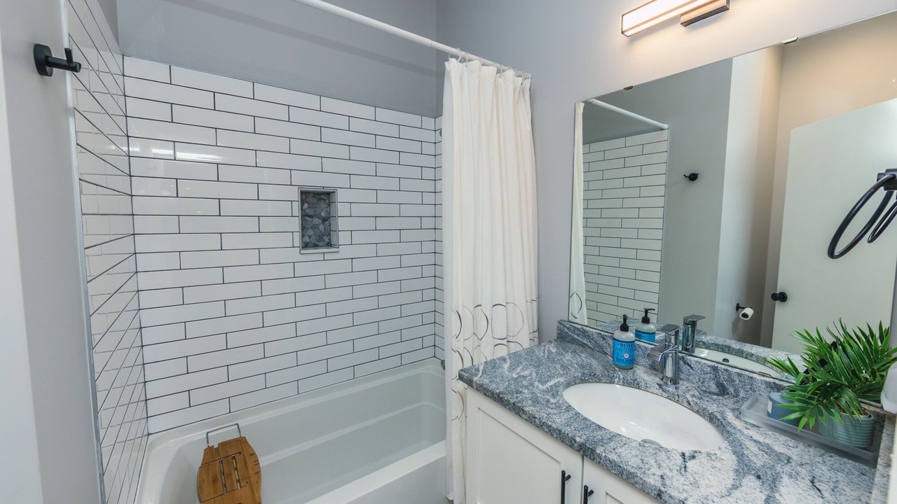 Photo of Bathroom in Detroit - Shoreway