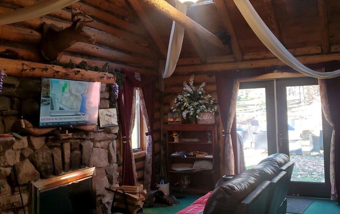 Photo of Livingroom in White Lake