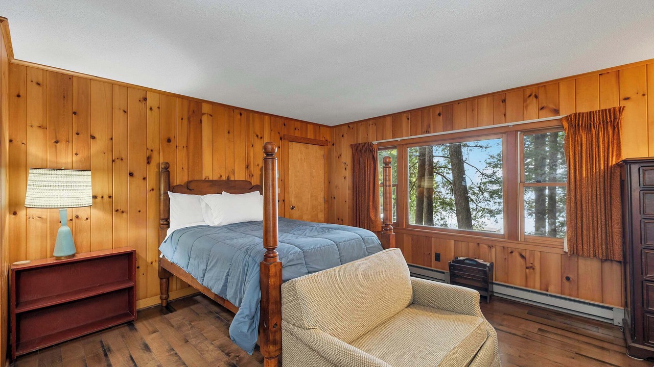 Photo of Bedroom in Sunapee