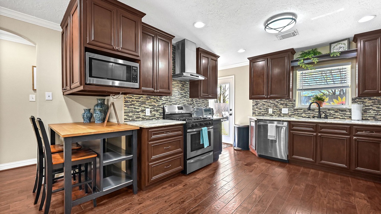 Photo of Kitchen in Garden Oaks