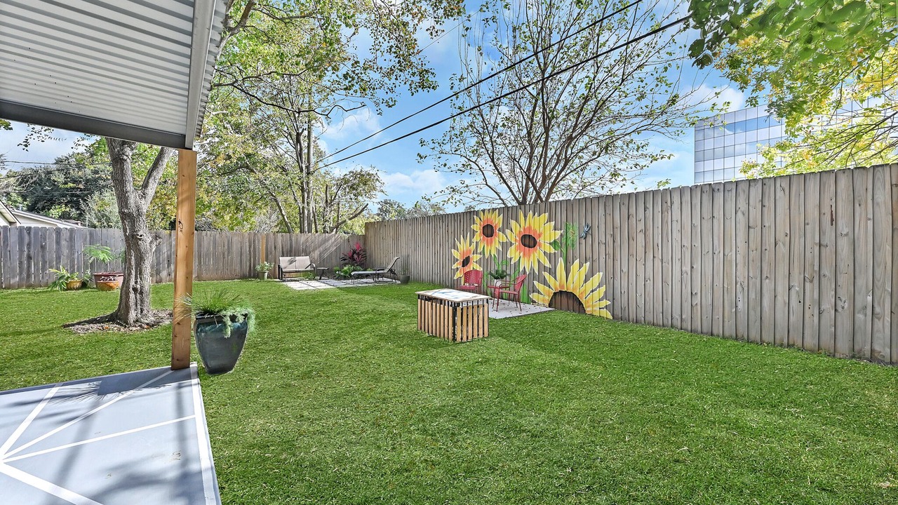 Photo of Outdoor in Garden Oaks