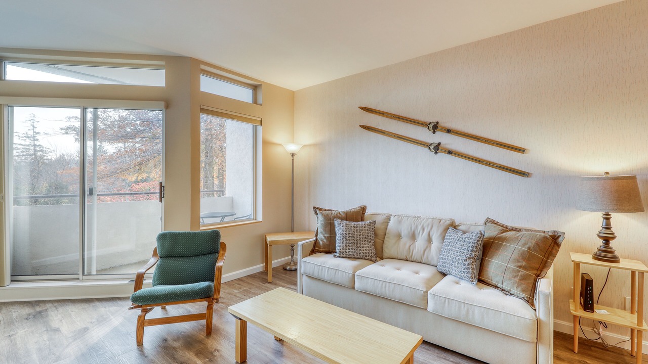 Photo of Livingroom in Warren