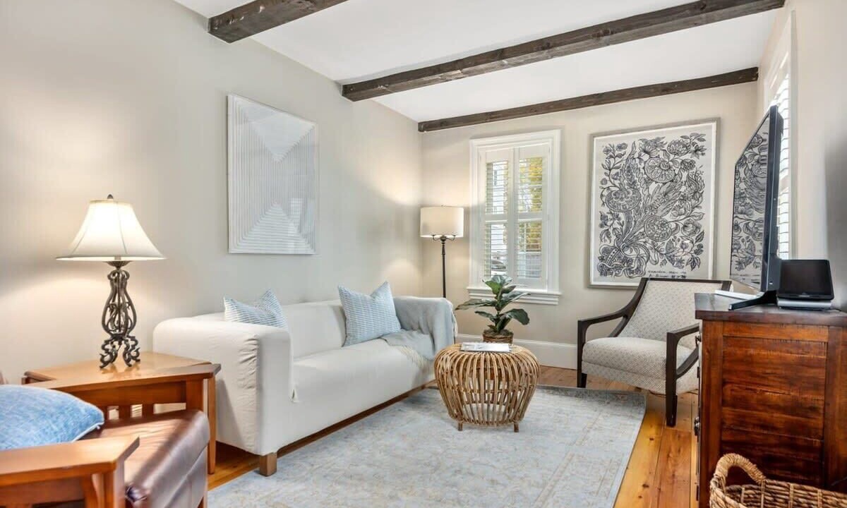 Photo of Livingroom in Newburyport