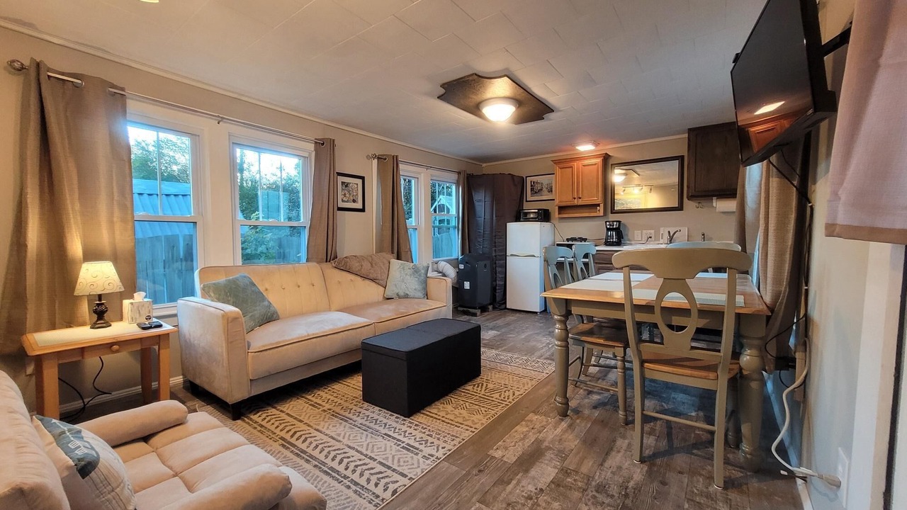 Photo of Livingroom in Mount Airy