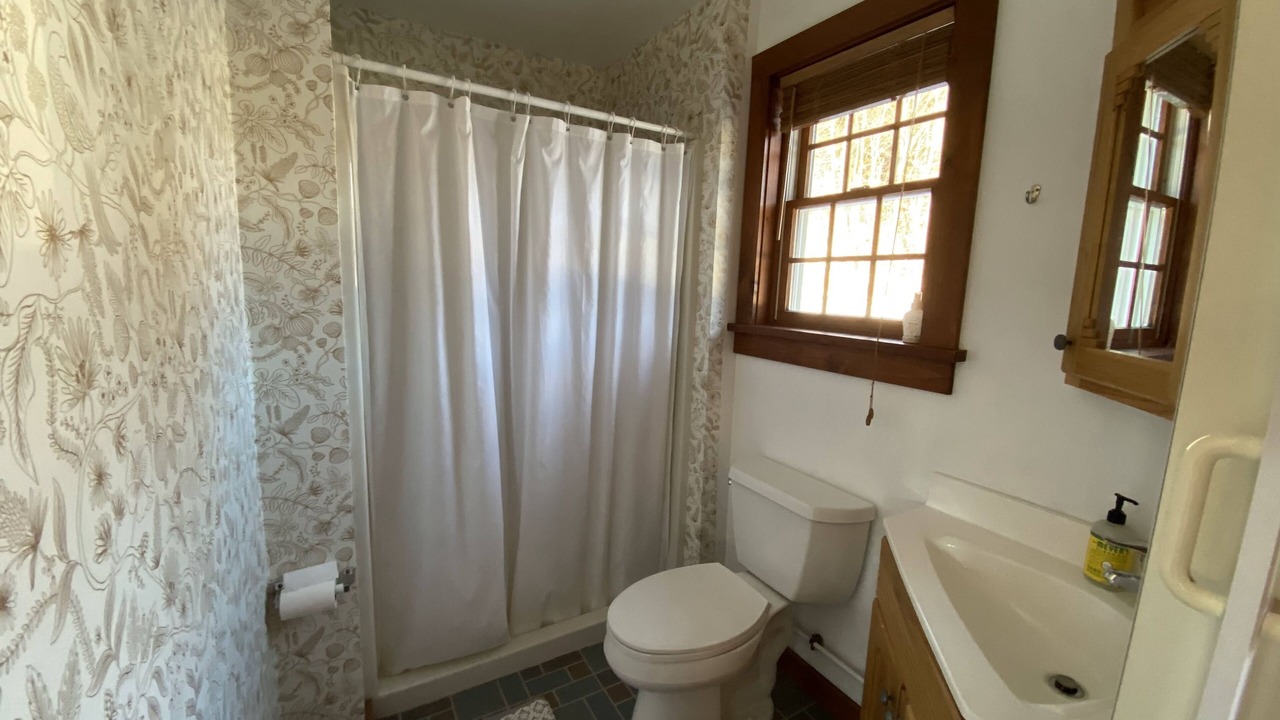 Photo of Bathroom in Roxbury