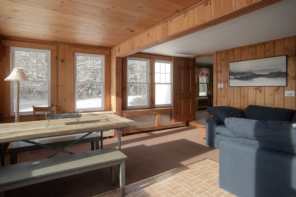 Photo of Livingroom in South Londonderry