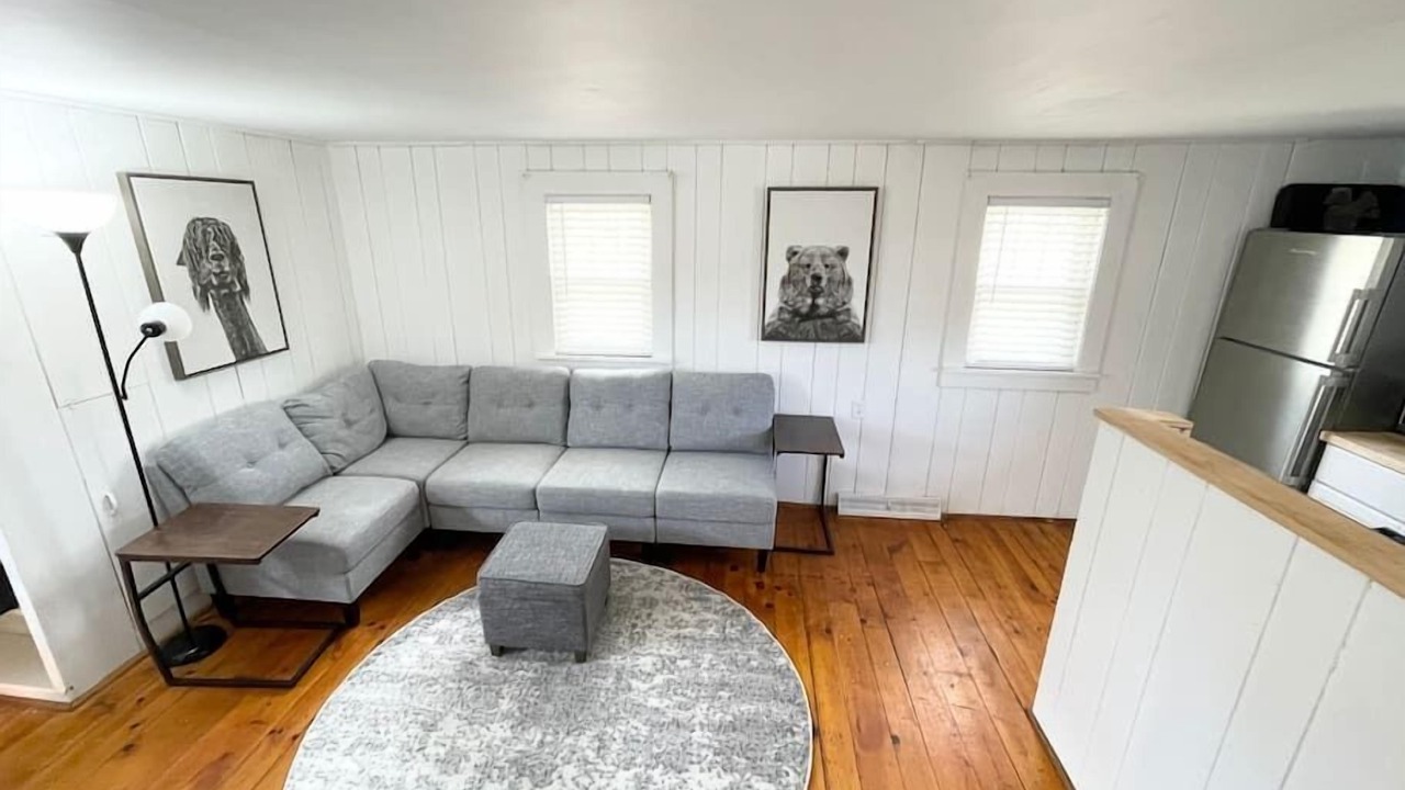 Photo of Livingroom in South Londonderry