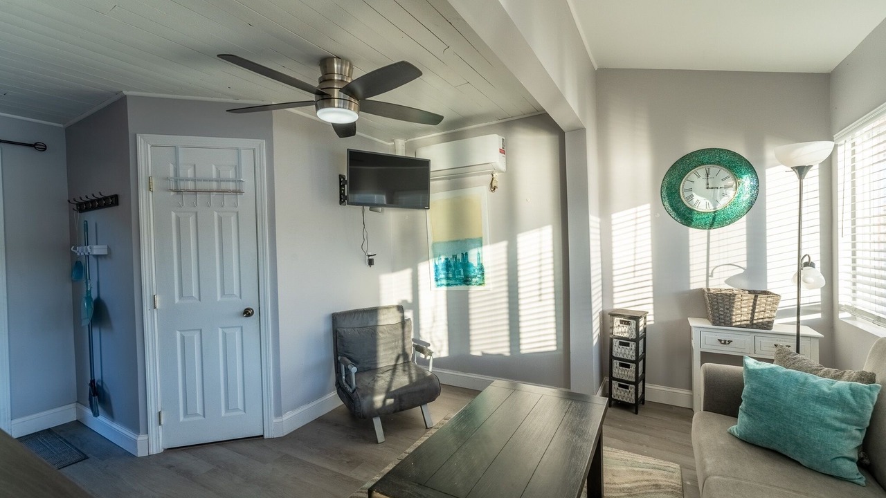 Photo of Livingroom in Alton Bay