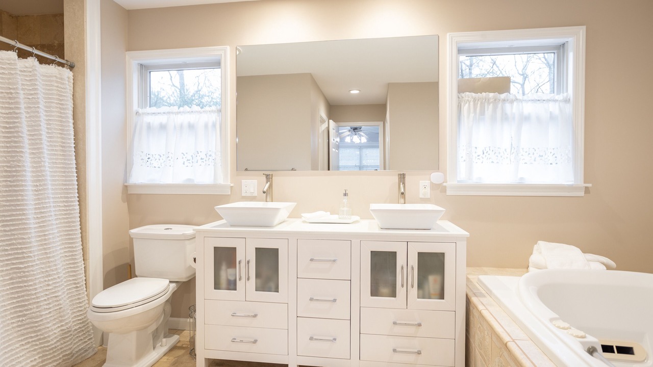 Photo of Bathroom in East Hampton North
