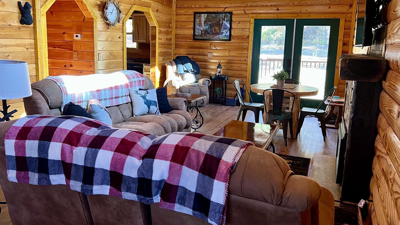 Photo of Livingroom in Louisa