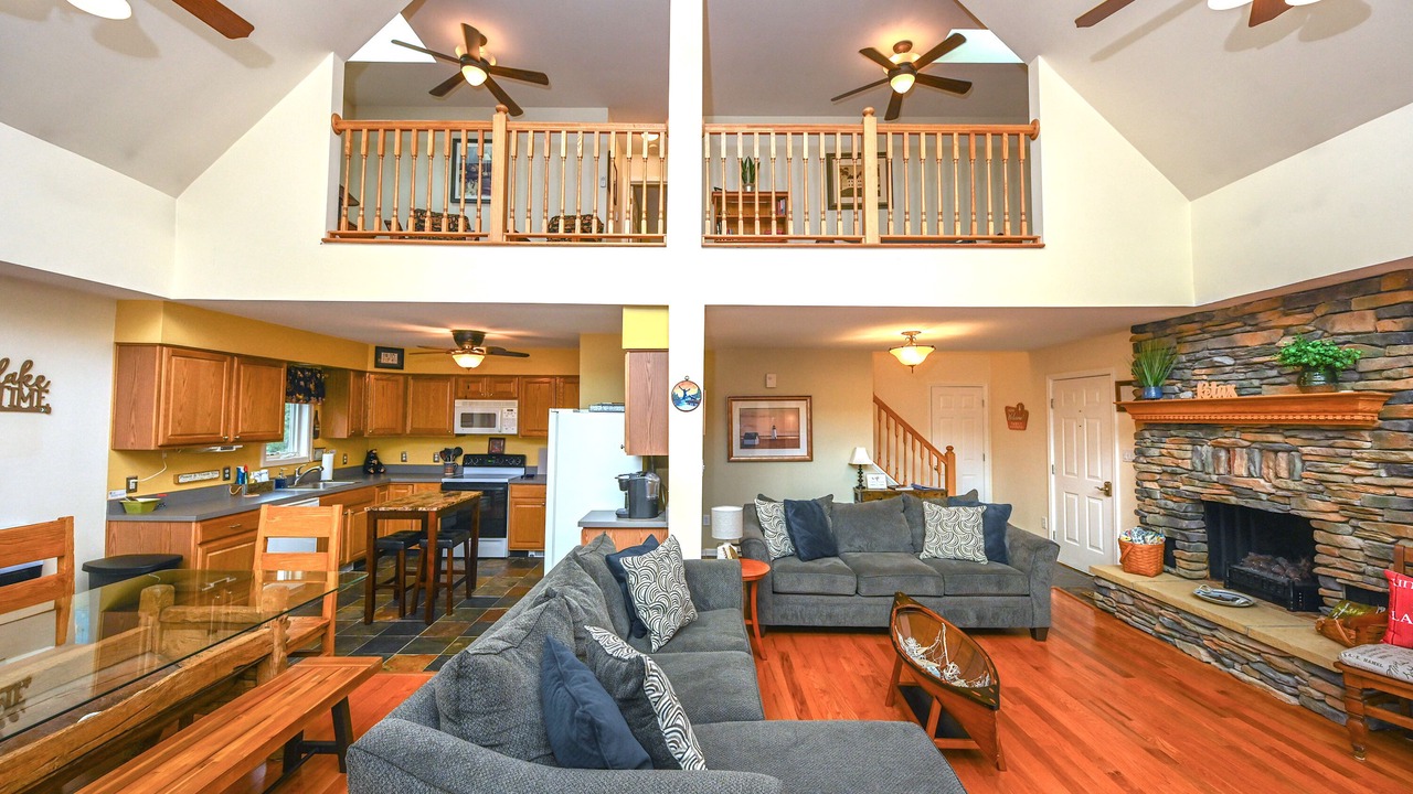 Photo of Livingroom in Oakland