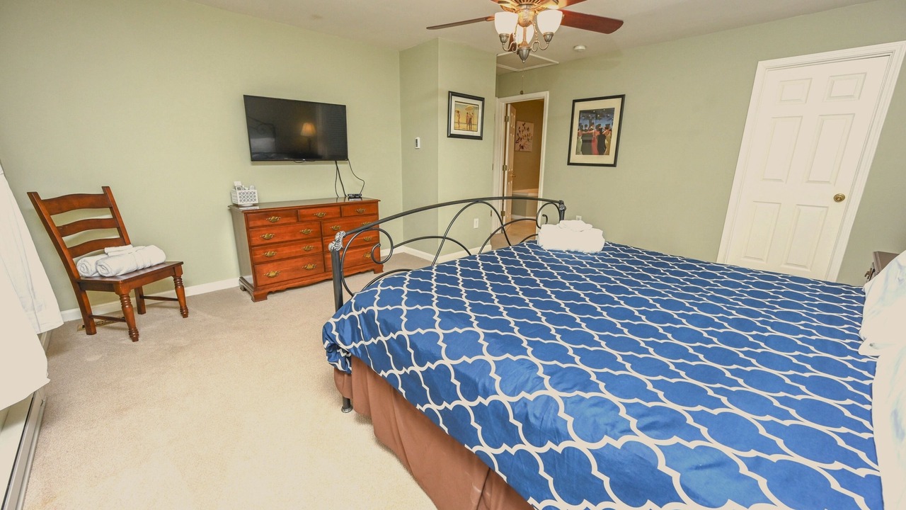 Photo of Bedroom in Oakland