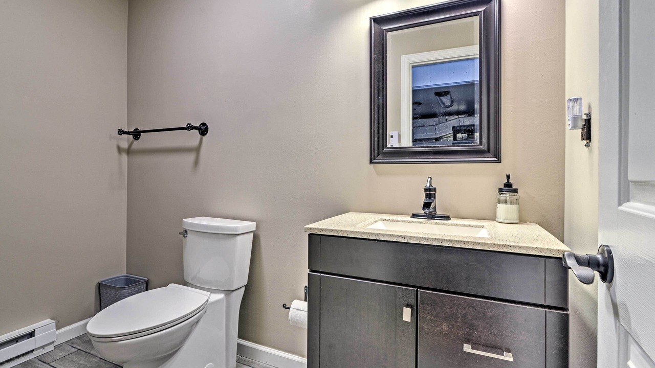 Photo of Bathroom in Alpine Lake