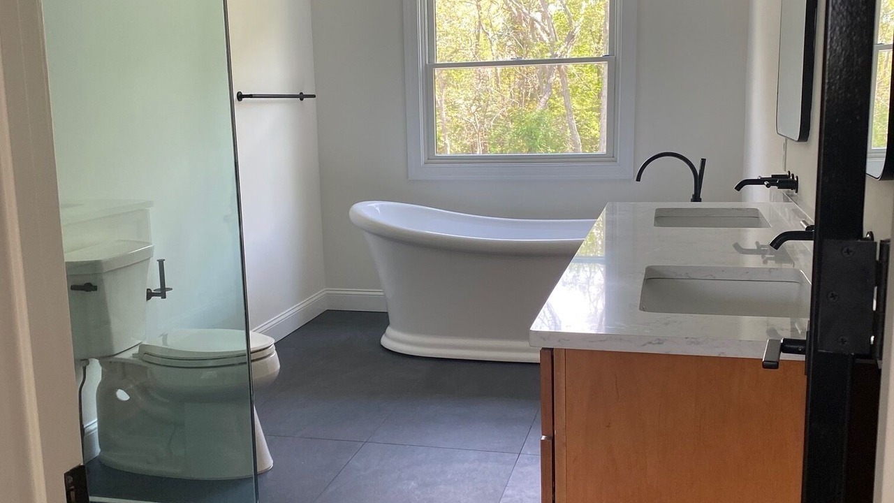 Photo of Bathroom in East Marion