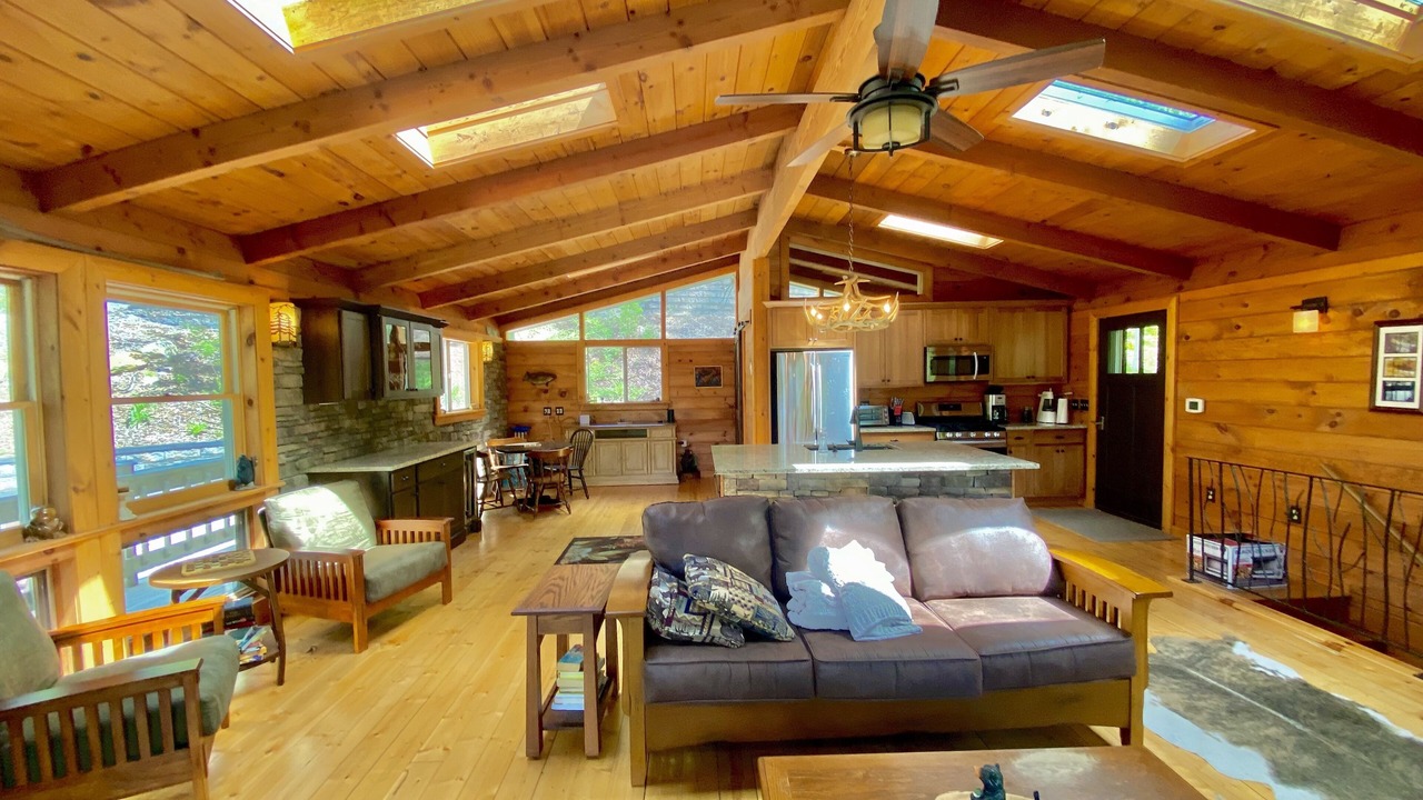 Photo of Livingroom in Lake Luzerne-Hadley