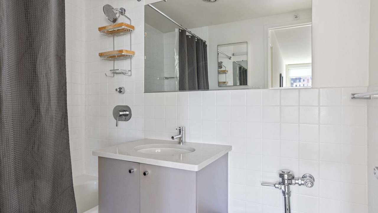 Photo of Bathroom in Prudential - St. Botolph