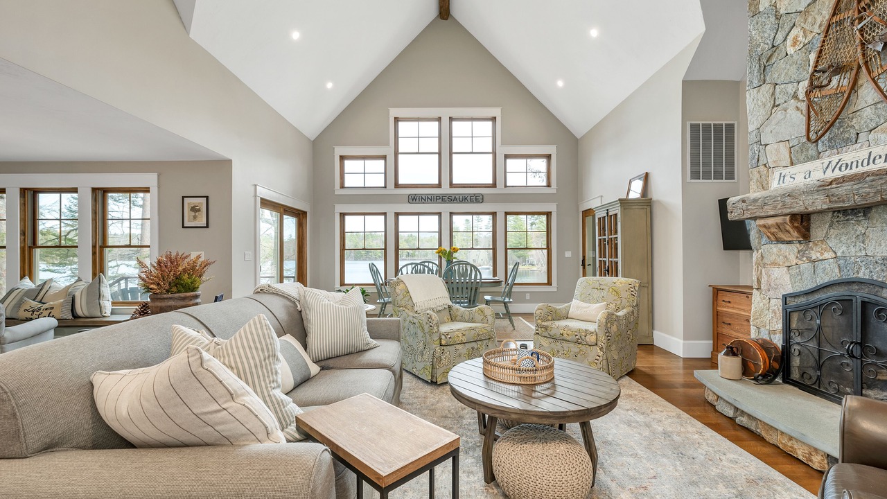 Photo of Livingroom in Moultonborough