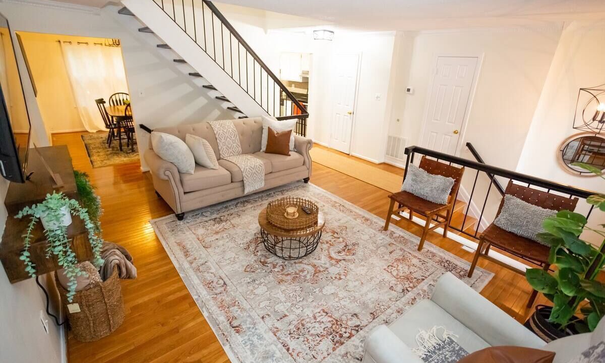 Photo of Livingroom in Burtonsville