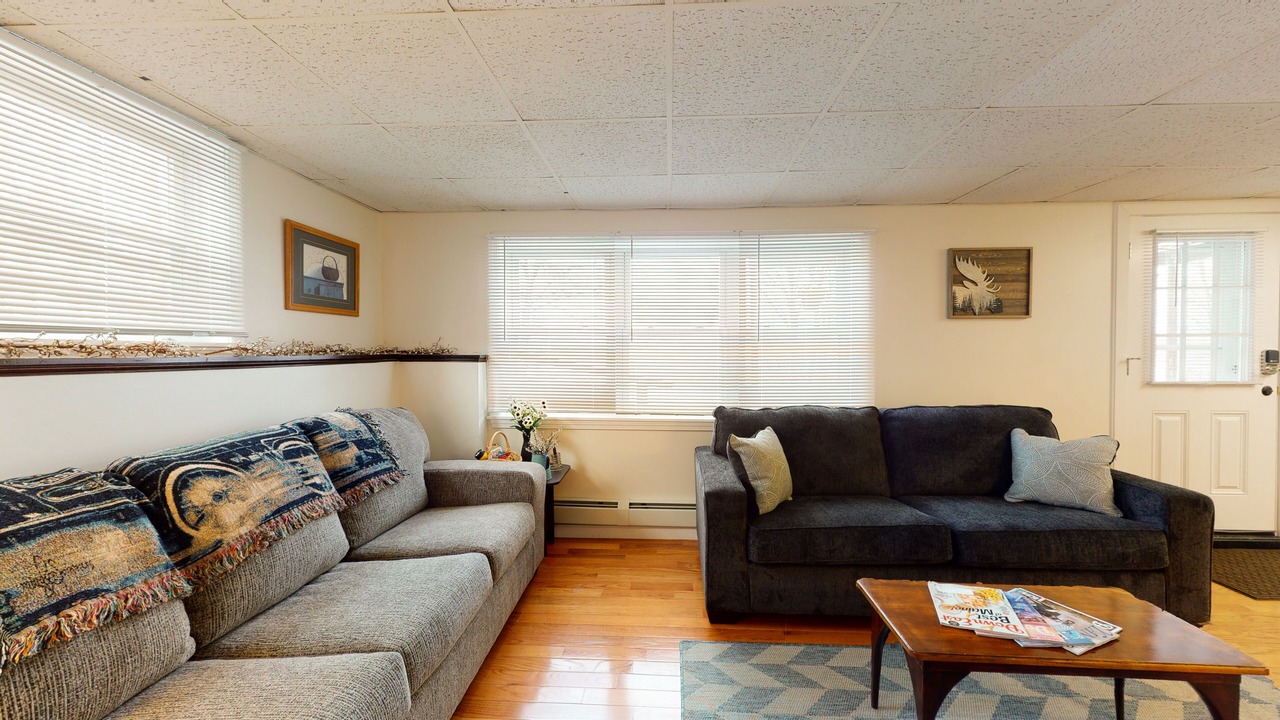 Photo of Livingroom in Weeks Mills