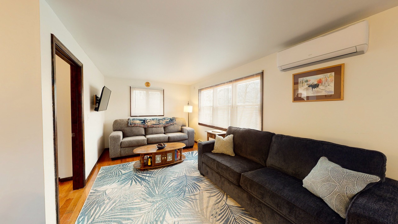 Photo of Livingroom in Weeks Mills