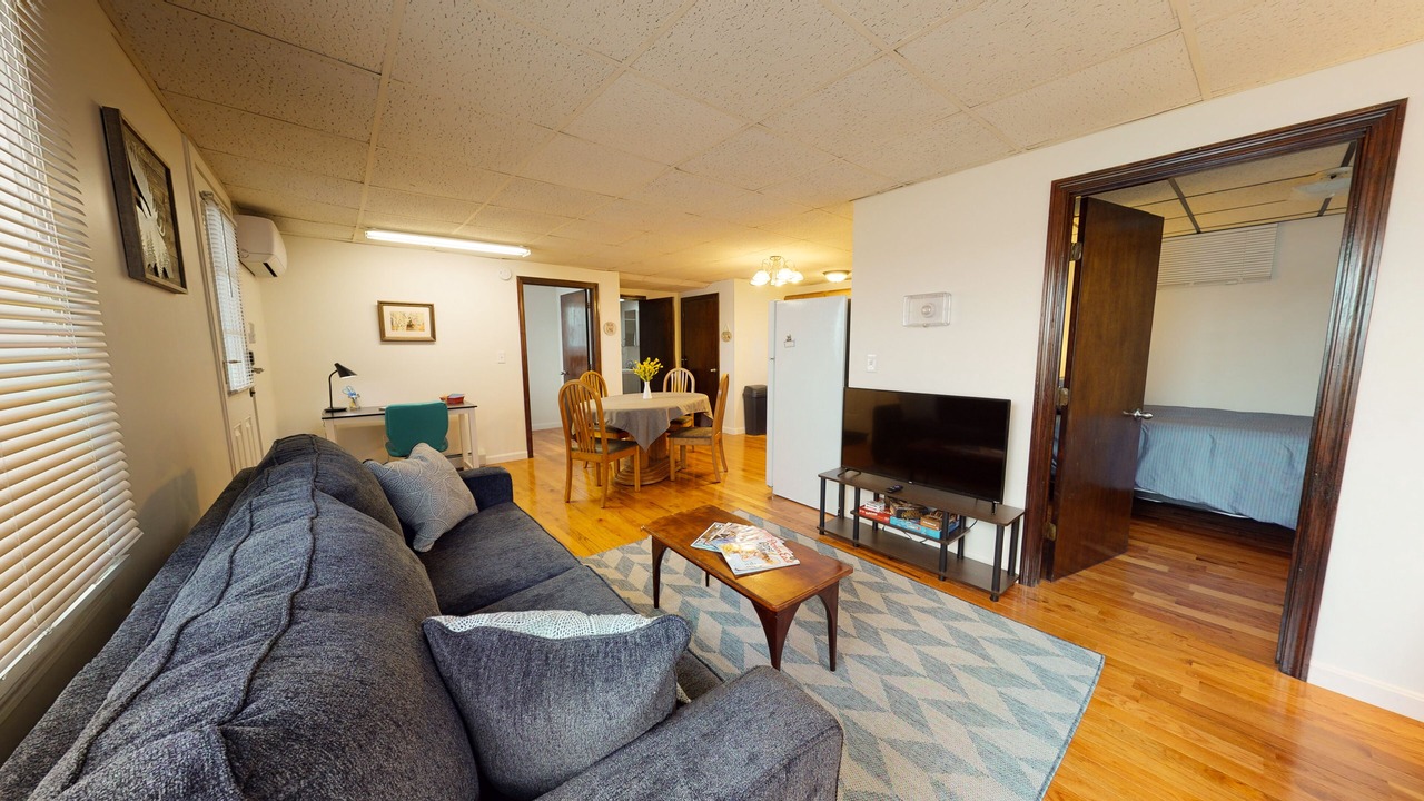 Photo of Livingroom in Weeks Mills