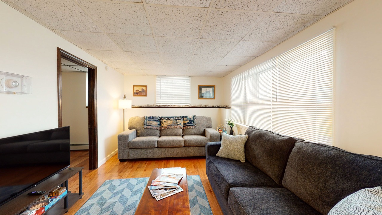 Photo of Livingroom in Weeks Mills
