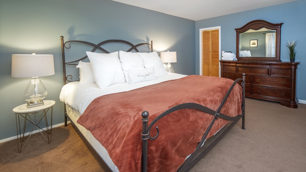 Photo of Bedroom in Saratoga Springs