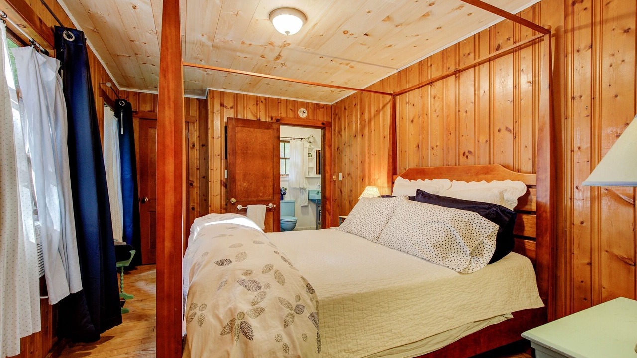 Photo of Bedroom in Plymouth