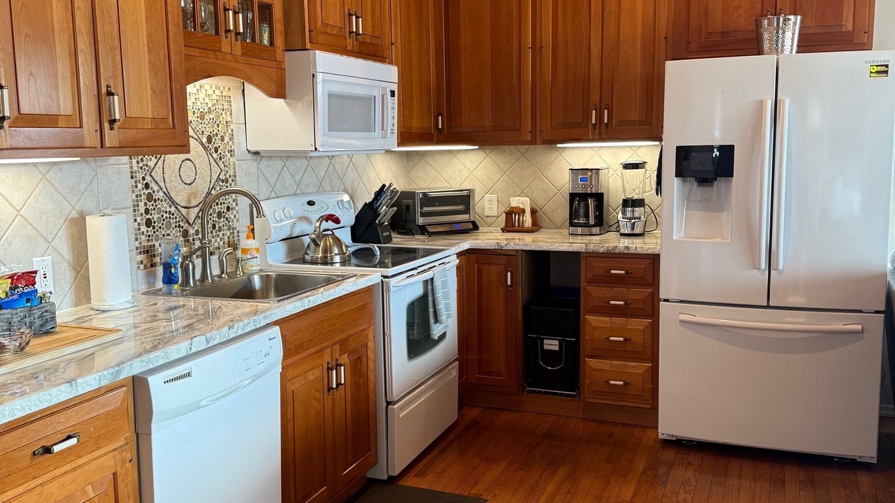 Photo of Kitchen in White Lake