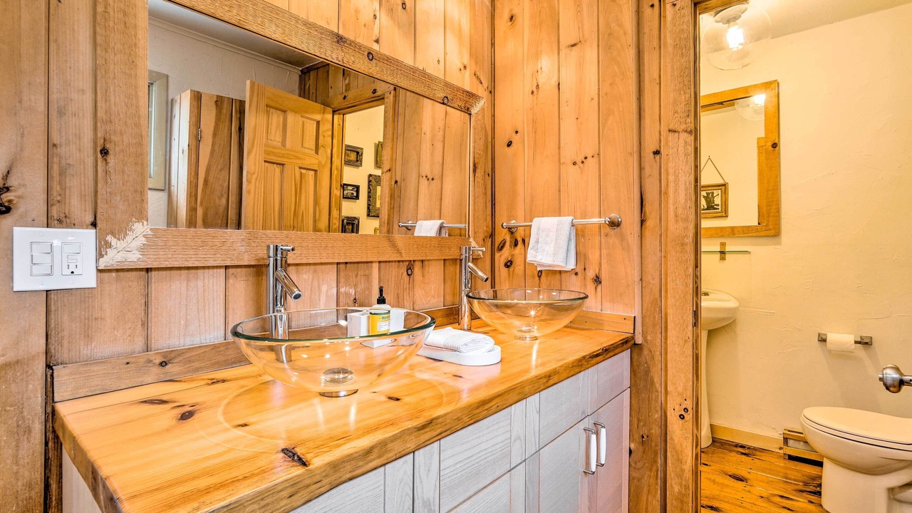 Photo of Bathroom in Hydeville