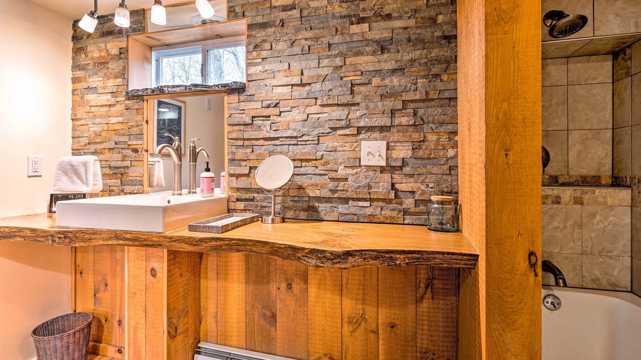 Photo of Bathroom in Hydeville