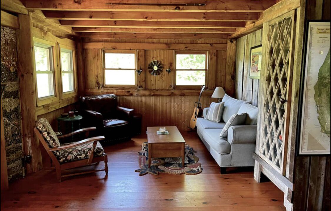 Photo of Livingroom in Crown Point
