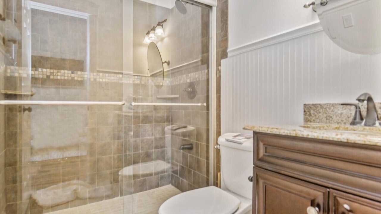 Photo of Bathroom in Shinnecock Hills