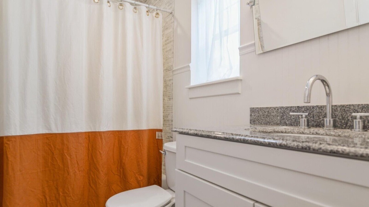 Photo of Bathroom in Shinnecock Hills