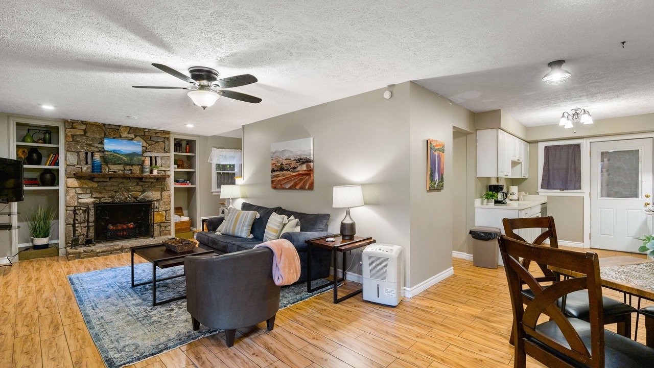 Photo of Livingroom in Chimney Rock