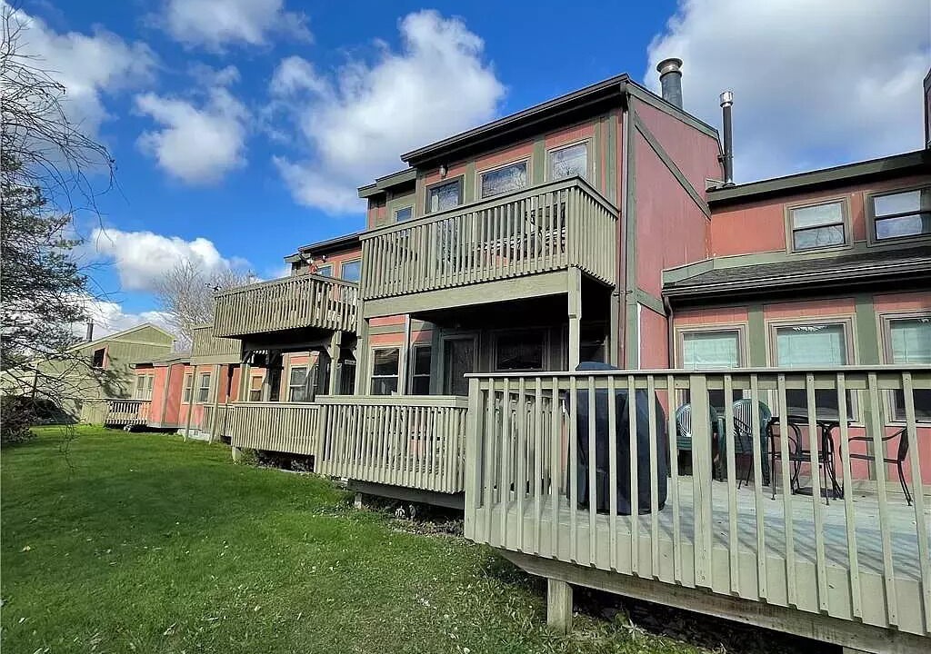 Photo of Patio Balcony in Blodgett Mills