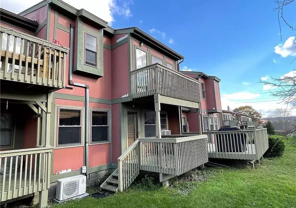 Photo of Patio Balcony in Blodgett Mills