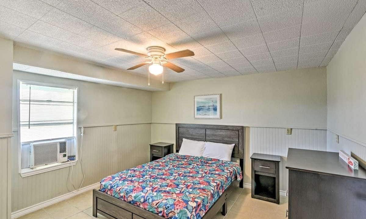 Photo of Bedroom in Surfside Beach