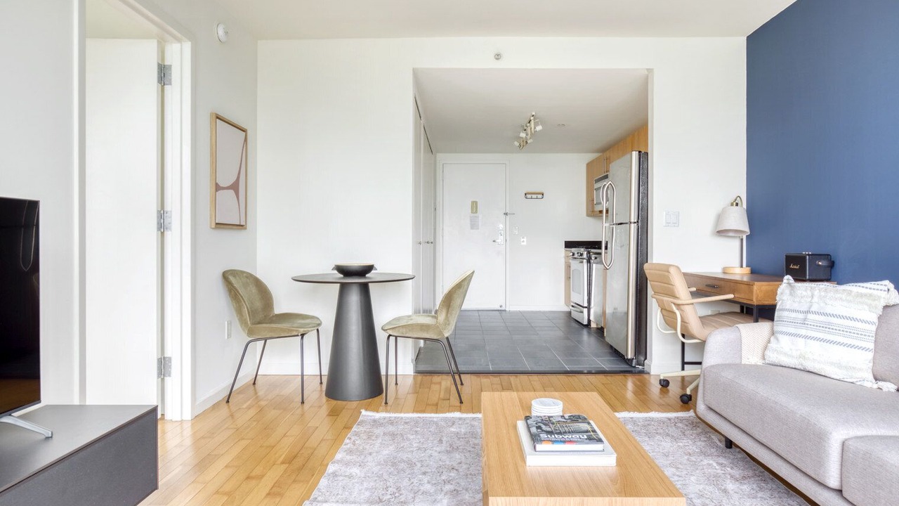 Photo of Livingroom in Hunters Point