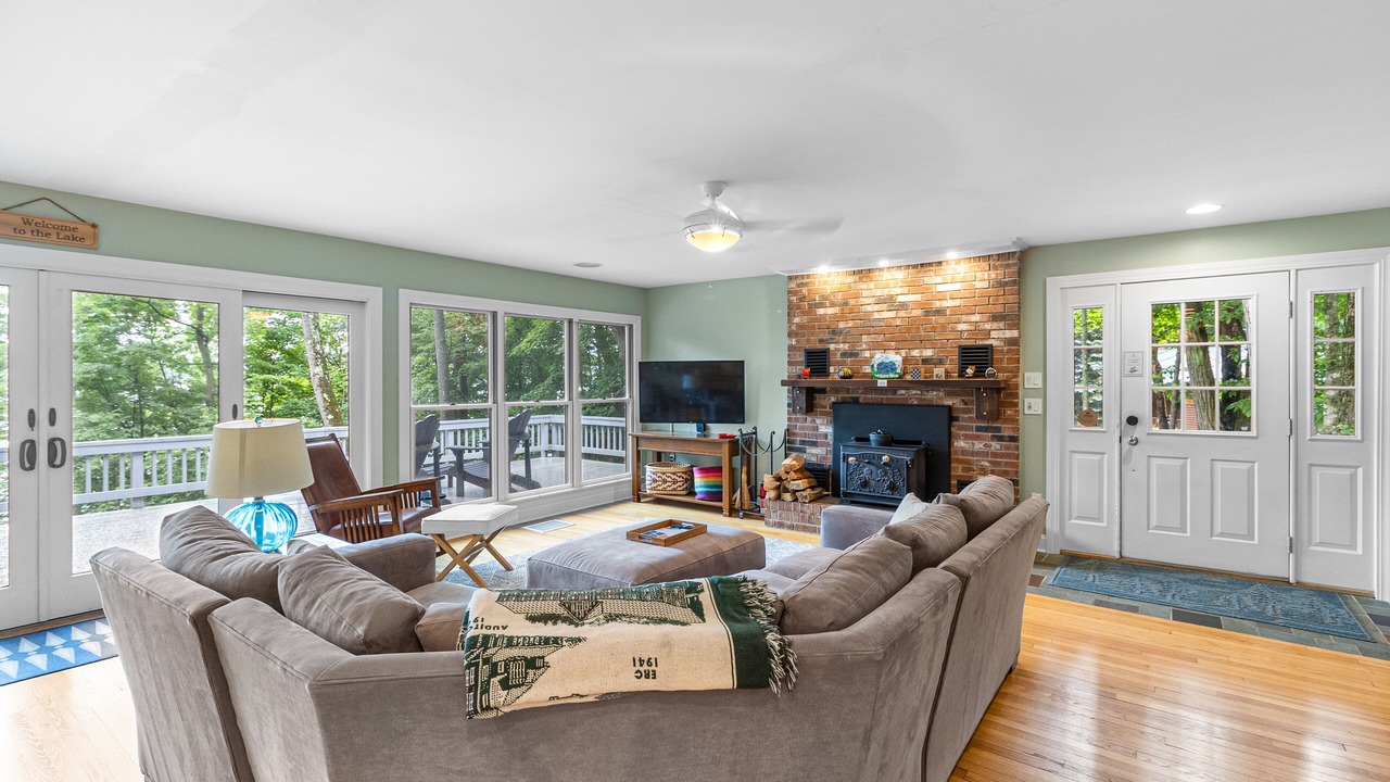 Photo of Livingroom in North Lake George