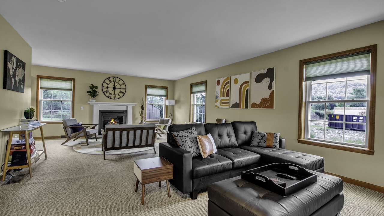 Photo of Livingroom in Ellicottville