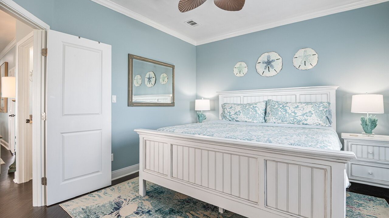 Photo of Bedroom in Crystal Beach
