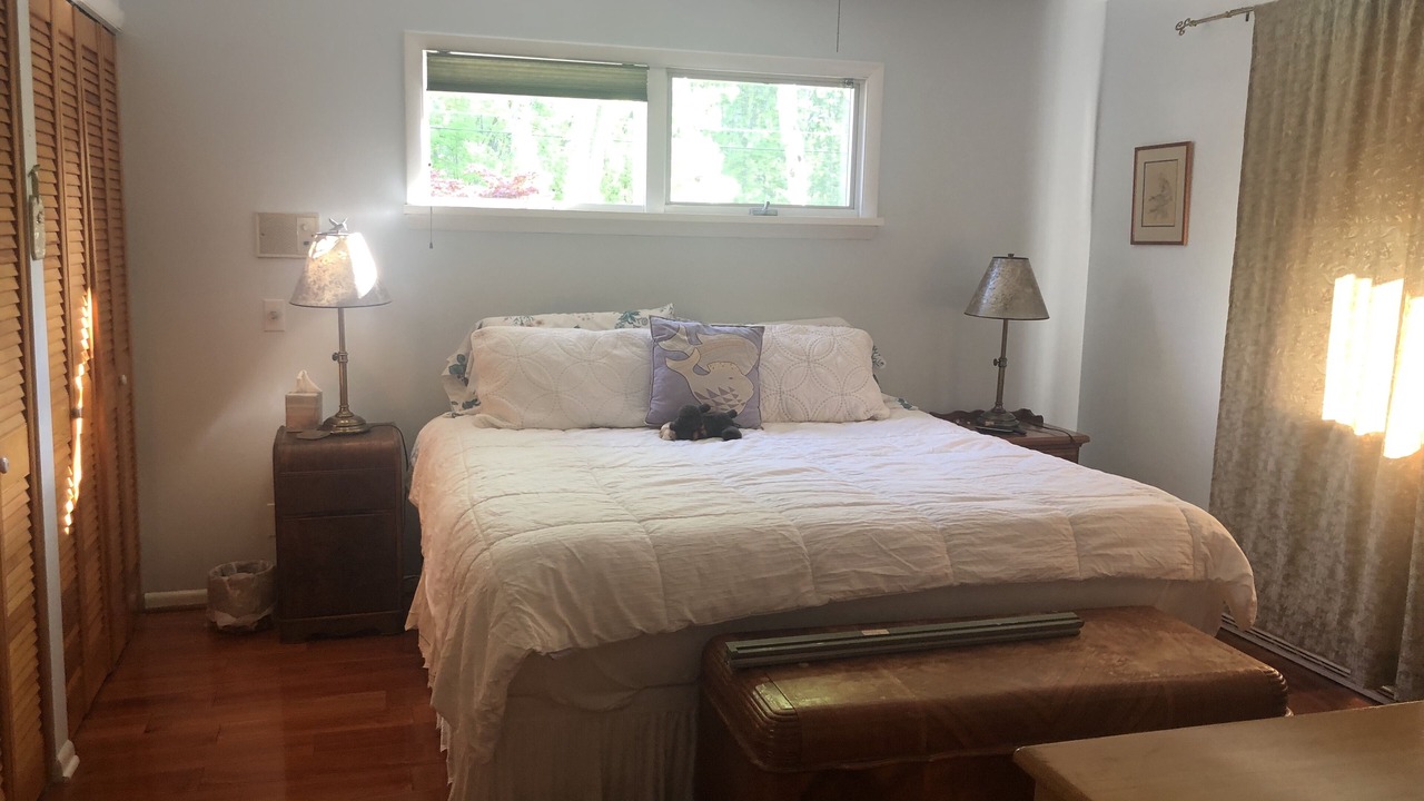 Photo of Bedroom in Town of Richmond