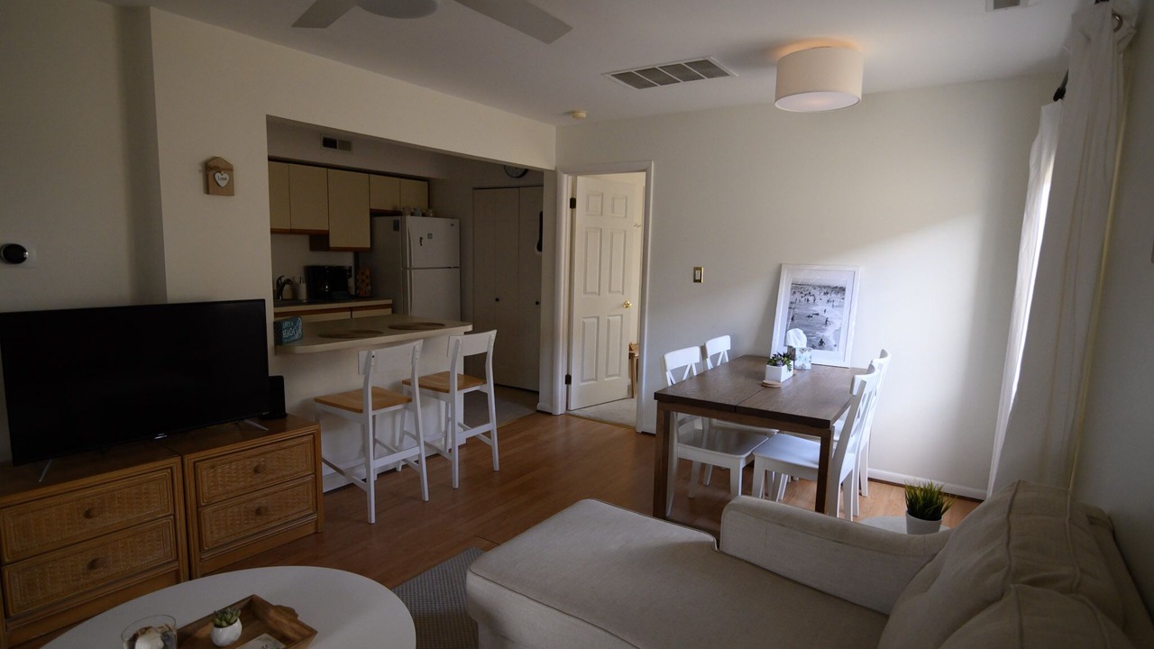 Photo of Livingroom in Caine Woods