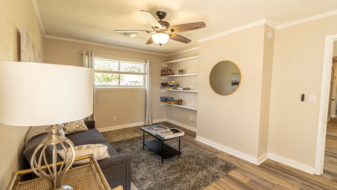 Photo of Livingroom in Bayview