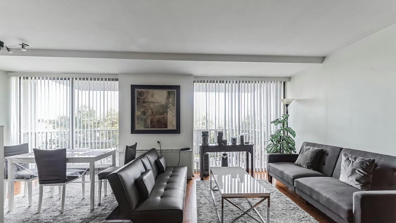 Photo of Livingroom in Alexandria West