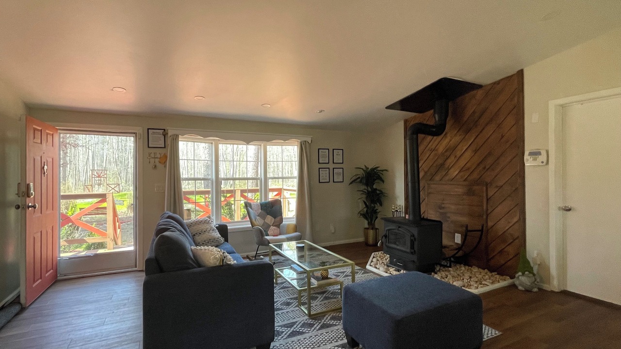Photo of Livingroom in Marion Station