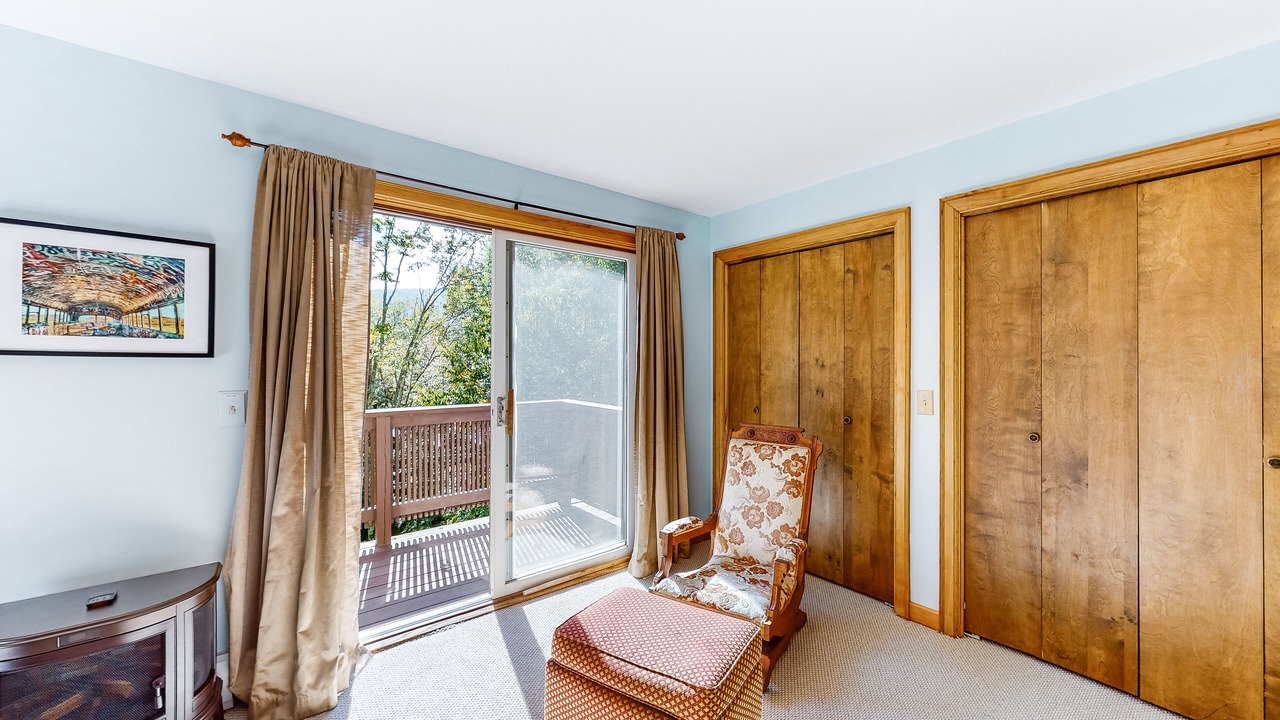 Photo of Livingroom in Pittsfield